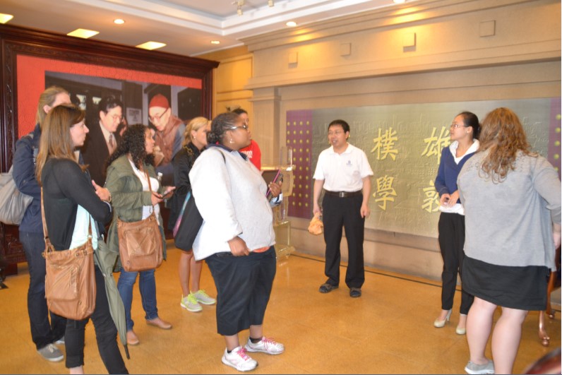 美国石溪大学师生来访