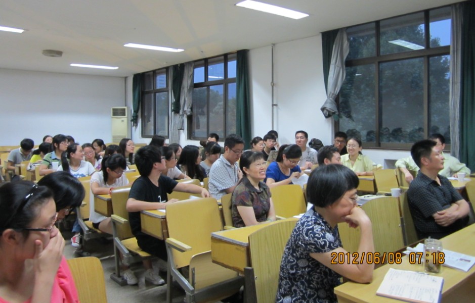 “读研期间的学术提升及院学术氛围创设”恳谈会